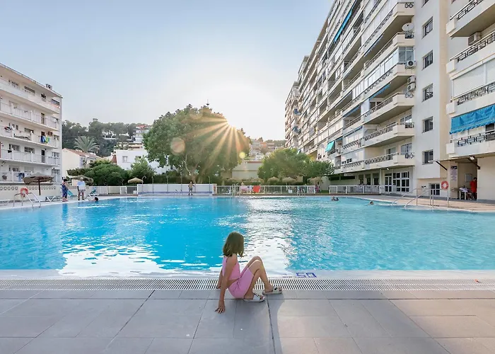 Bhost - Carihuela Beach
